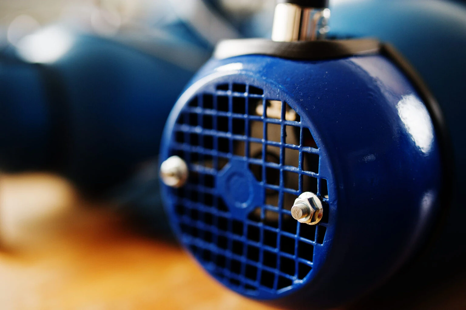 Dimensionamento de motobombas: como calcular vazão e pressão ideais para o seu sistema